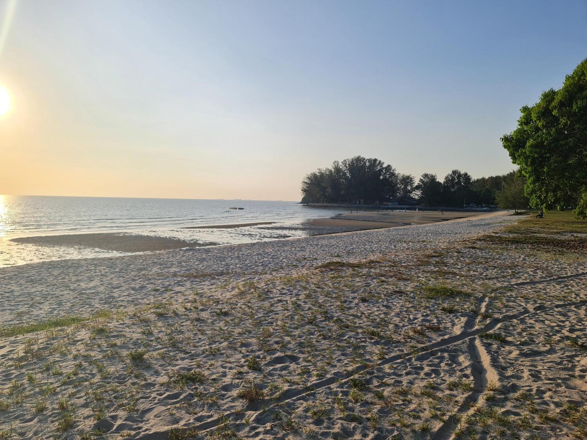 Pd Up To 10Pax 2R2B Beachfront, Pool View, Wifi, 50" Smart Tv Apartment Port Dickson Luaran gambar